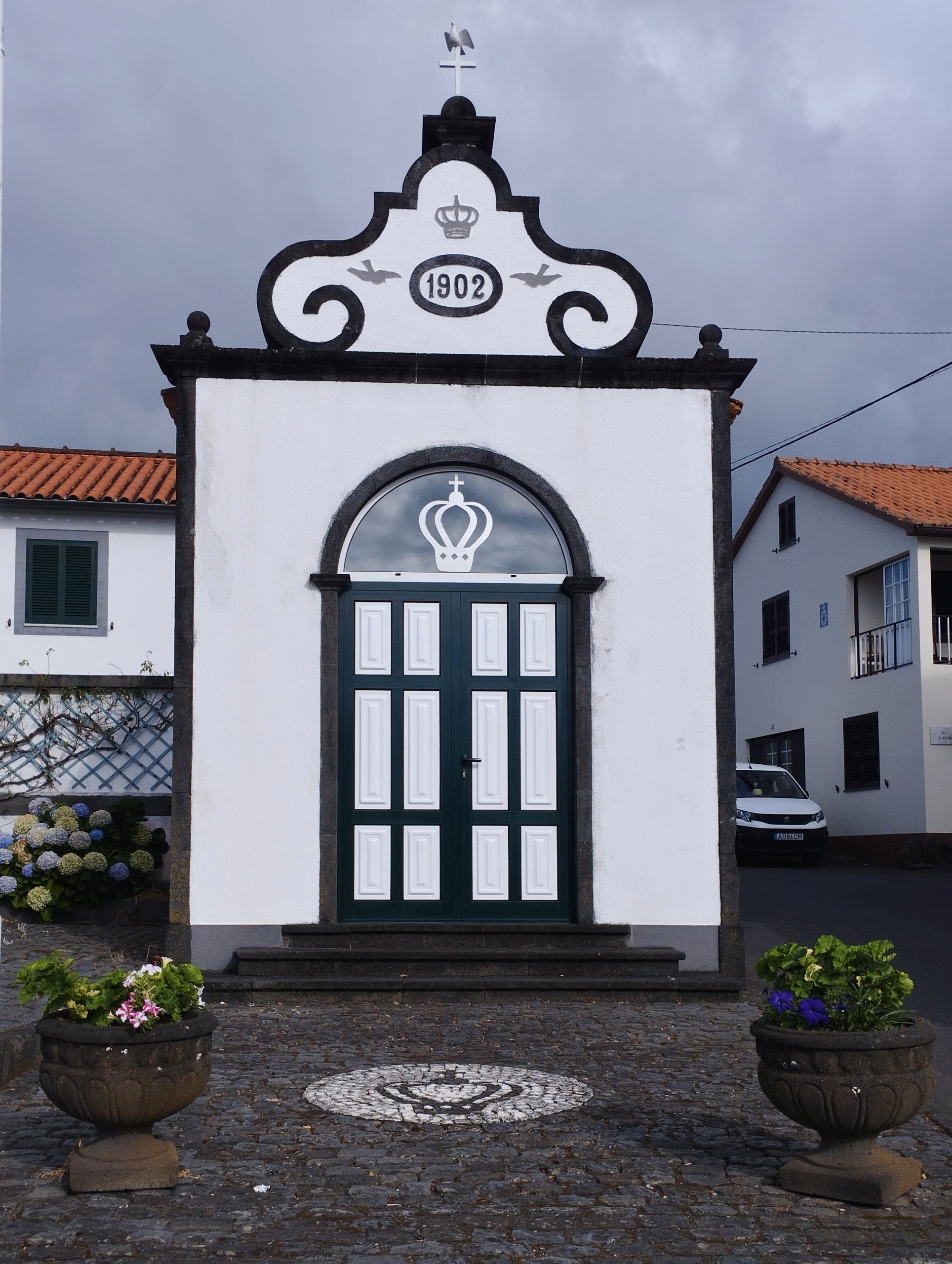 Império do Divino Espírito Santo da Criação Velha